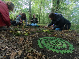 Acearts outreach project participants in Drayton woods